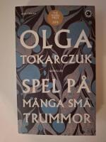 Spel p&aring; m&aring;nga sm&aring; trummor