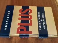 Norstedts plusordbok : ordbok + uppslagsbok