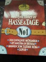 Den enfaldige m&ouml;rdaren + Att ang&ouml;ra en brygga + Mannen som slutade r&ouml;ka + Sopor - 4 DVD box - Hasse & Tage No 1
