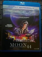 Moon 44