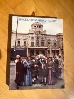 Kungliga Dramatiska teatern 1788-1988 : jubileumsf&ouml;rest&auml;llning i fyra akter