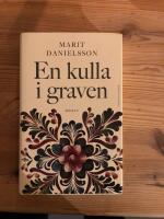 En kulla i graven : Gr&aring;myren 1