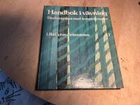 Handbok i v&auml;vning : bindningsl&auml;ra med konstv&auml;vnader