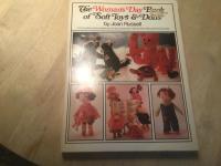 The Womans dag. Bok of soft Tonys & dolls