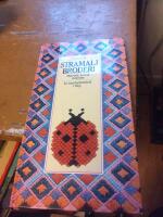 Stramaljbroderi : material, teknik, m&ouml;nster : [en handarbetsbok i f&auml;rg]