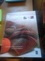 Sticka mera Sticka mera : en stickbok f&ouml;r dig som kan grunderna och vill utveckla din stickning