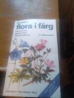 Bonniers flora i f&auml;rg : mer &auml;n 1000 nordeuropeiska blommor i text och bild : en f&auml;lthandbok