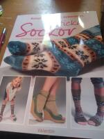 Sticka sockor : roligt trendigt dekorativt