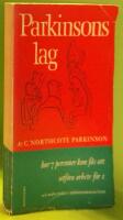 Parkinsons lag : Hur 7 personer kan f&aring;s att utf&ouml;ra arbete f&ouml;r en 1 och andra studier i administrationens konst