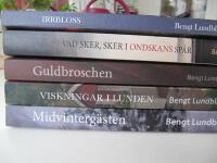 M&auml;larmord 5 st: Irrbloss, Vad sker sker i ondskans sp&aring;r, Guldbroschen, Viskningar i lunden, Midvinterg&auml;sten
