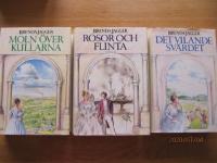  	Barforthsagan : Moln &ouml;ver kullarna - Rosor och flinta - Det vilande sv&auml;rdet