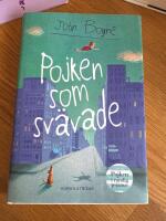 Pojken som sv&auml;vade