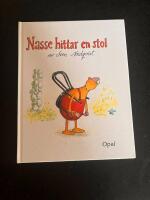Nasse hittar en stol