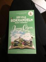 Den lilla bokhandeln runt h&ouml;rnet