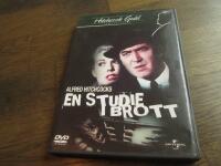 Alfred Hitchcock - 4 - En Studie I Brott