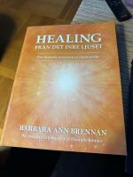 Healing fr&aring;n det inre ljuset : den skapande processen p&aring; fj&auml;rde niv&aring;n