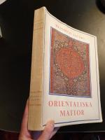 En samling orientaliska mattor
