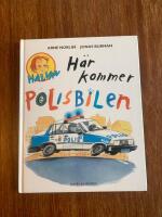 H&auml;r kommer polisbilen