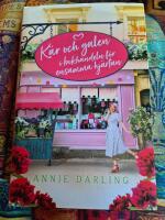 K&auml;r och galen i bokhandeln f&ouml;r ensamma hj&auml;rtan