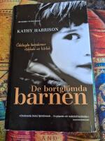 De bortgl&ouml;mda barnen
