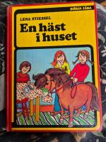 En h&auml;st i huset
