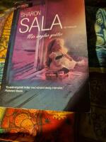 N&auml;r &auml;nglar gr&aring;ter : [en thriller]