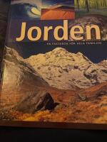 Jorden : en faktabok f&ouml;r hela familjen