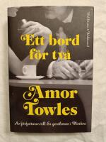 Ett bord f&ouml;r tv&aring;