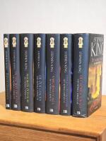 Det m&ouml;rka tornet [del 1-7: Revolvermannen, De tre f&ouml;ljeslagarna, De &ouml;de landen, Magiker av glas, Vargarna i Calla, S&aring;ngen om Susannah, Det m&ouml;rka tornet]