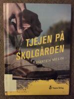Tjejen p&aring; skolg&aring;rden