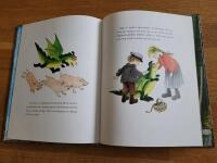 Draken med de r&ouml;da &ouml;gonen