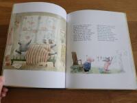 Din f&ouml;rsta bok : ber&auml;ttelser, rim och s&aring;nger f&ouml;r de minsta