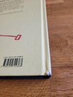 Din f&ouml;rsta bok : ber&auml;ttelser, rim och s&aring;nger f&ouml;r de minsta