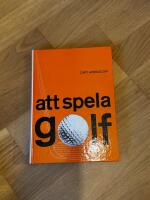 att spela golf