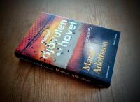 Mellan dj&auml;vulen och havet