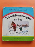 Puh och Nasse bygger ett hus