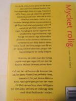 En vit mersa med fenor : [roman]