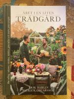 &Aring;ret i en liten tr&auml;dg&aring;rd