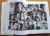 &Aring;ke  - boken om f&ouml;rfattaren, artisten, revy- och filmsk&aring;despelaren &Aring;ke S&ouml;derblom