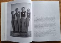 &Aring;ke  - boken om f&ouml;rfattaren, artisten, revy- och filmsk&aring;despelaren &Aring;ke S&ouml;derblom