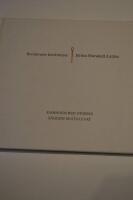 Broderade ber&auml;ttelser = Embroidered stories = S&aacute;ggon muitalusat