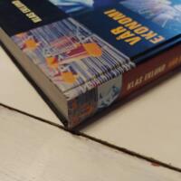 V&aring;r ekonomi : en introduktion till samh&auml;llsekonomin