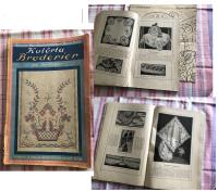 Kul&ouml;rta broderier p&aring; tv&auml;tttyger. Beyers Handarbetsb&ouml;cker Serie O O E Band 22 s. Med 60 bilder. d&auml;ribland 4 helsidesplanescher i f&auml;rgtryck och 2 dubbelsidiga m&ouml;nsterbilagor