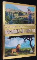 Jonas Jonasson x 5: 1. Hundra&aring;ringen som klev ut genom f&ouml;nstret och f&ouml;rsvann. 2. Analfabeten som kunde r&auml;kna. 3. M&ouml;rdar-Anders och hans v&auml;nner (samt en och annan ov&auml;n). 4. Hundraett&aring;ringen som t&auml;nkte att han t&auml;nkte f&ouml;r mycket. 5. H&auml;mnden &auml;r ljuv AB.