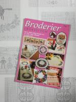 Broderier i korsstygn Nr 7. L&ouml;pare, dukar, tavlor, bonader m m, jul-, p&aring;sk-, barn-, blomster- och andra motiv.