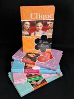 Clique x 5: [Del] 1. Inne till varje pris. 2. B&auml;sta ov&auml;nner. 3. En wannabes h&auml;mnd. 4. Alla hj&auml;rtans fiende. 6. L som i Loser. 