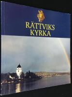 R&auml;ttviks kyrka. Byggnaden och f&ouml;rem&aring;len ber&auml;ttar.