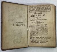 Evangelii sedo-l&auml;ra. Hwarutinnan handlas om den Christeliga Dygdens r&auml;tta Egenskap. Om de Sk&auml;l som b&ouml;ra beweka osz der til, och om medlen emot hwarjehanda frestelser. F&ouml;rst skrifwen p&aring; Engelska Spr&aring;ket Af H:r Lucas, Kyrkioherde wid St. Stephans Kyrkio i Londen. Sedermera &ouml;fwersatt&nbsp;p&aring; Frantz&ouml;ska, och nu deraf p&aring; Swenska, Af Generalen H&ouml;gw&auml;lborne H:r Grefwe Adam L. Lewenhaupt. Och i Stockholm, med Directeuren Joh. H. Werners egen bekostnad uplagd, &Aring;hr 1720.