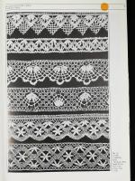 Slovensk&aacute; ľudov&aacute; paličkovan&aacute; čipka [Title translation: Slovak Folk Bobbin Lace. / Slovakisk folklig spetsknyppling.]