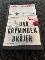 D&auml;r gryningen dr&ouml;jer